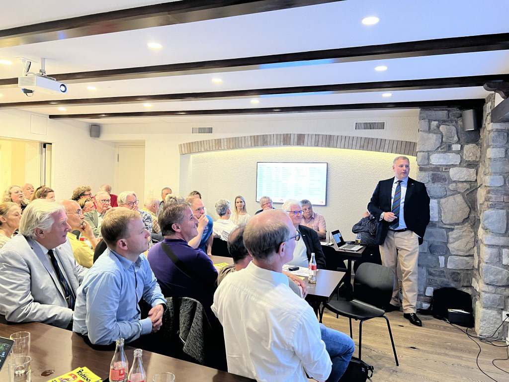 Erik Julliard während der Präsentation bei der OK Sitzung 