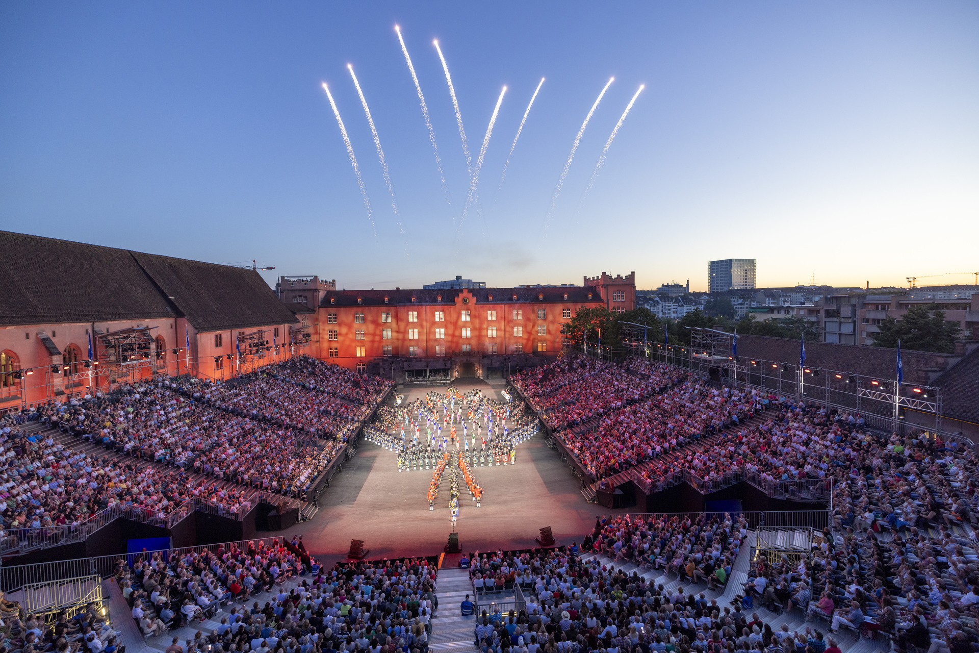 Die Kaserne Basel bei Sonnenuntergang 2023