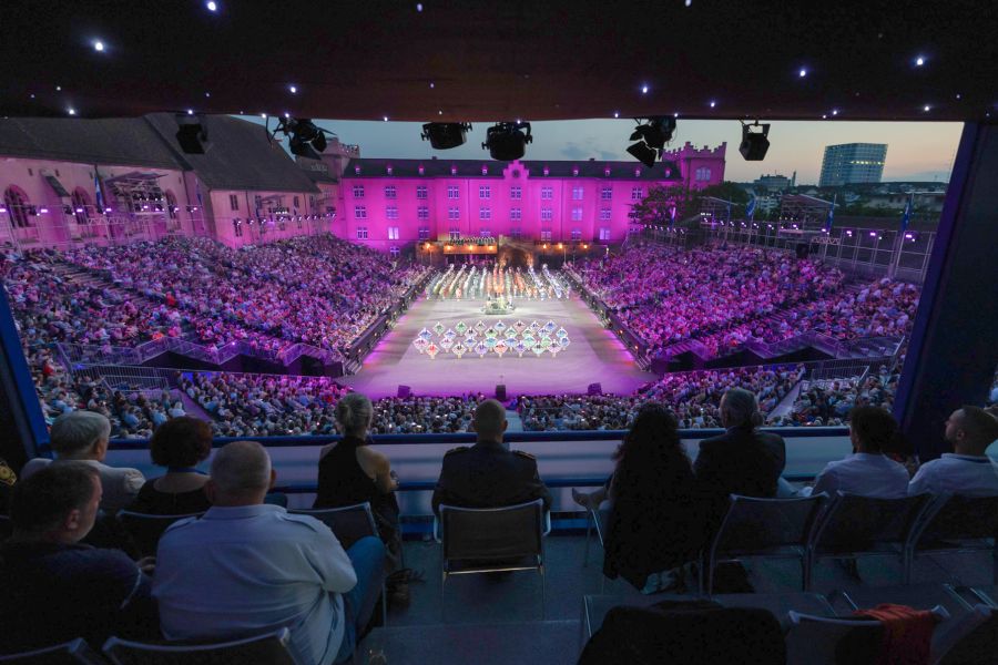 Sicht aus den Skyboxen auf die Kaserne 